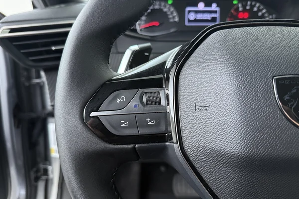 Peugeot 2008 (2025) — foto 5 van 16