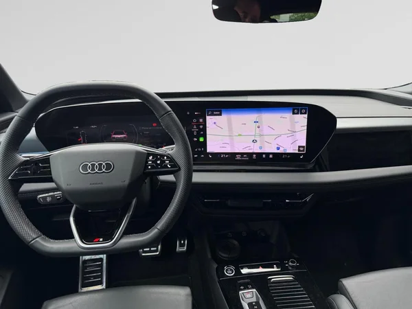 AUDI Q6 e-tron (2025) — foto 4 van 15