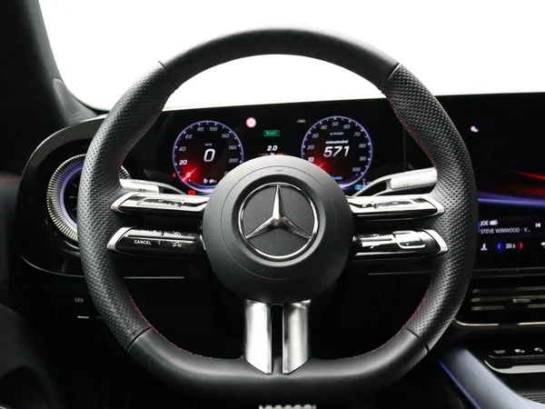 Mercedes-Benz CLA (2025) — foto 7 van 30