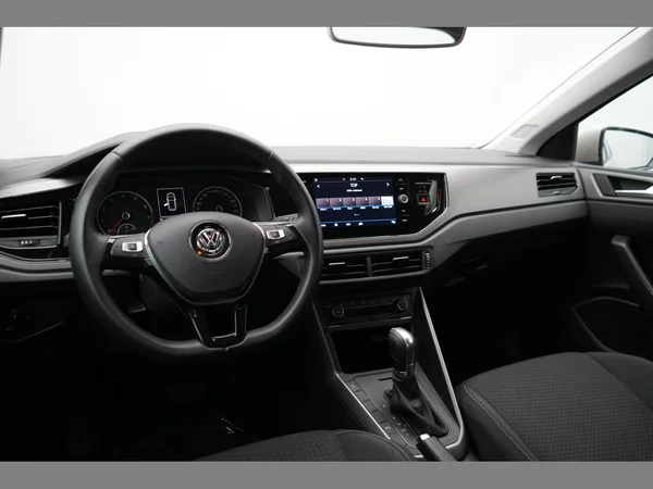 VOLKSWAGEN Polo (2018) — foto 4 van 25