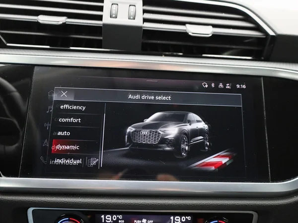 Audi Q3 (2022) — foto 19 van 40