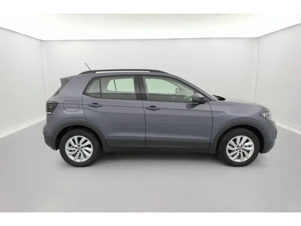 VOLKSWAGEN T-Cross (2023) — foto 25 van 36