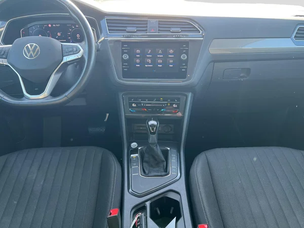 VOLKSWAGEN Tiguan Allspace (2025) — foto 2 van 24