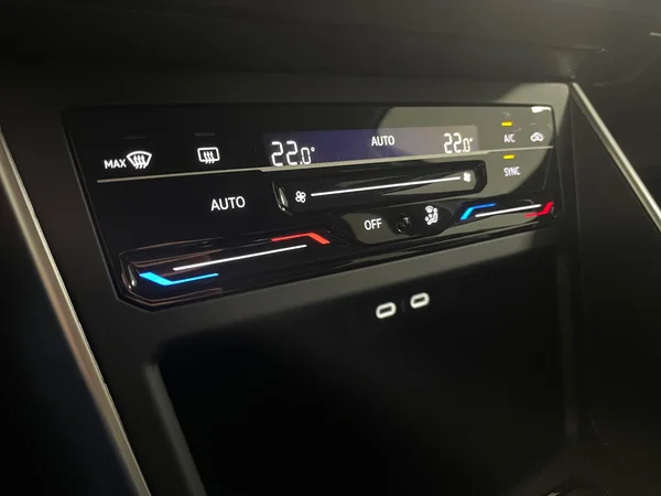 VOLKSWAGEN Taigo (2024) — foto 2 van 15