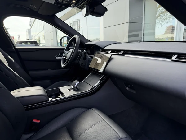 Land Rover Range Rover Velar (2024) — foto 2 van 28