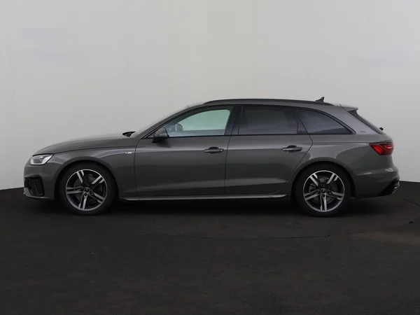 AUDI A4 (2023) — foto 12 van 30