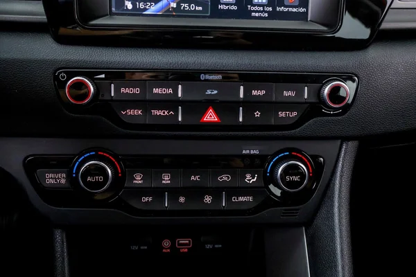 Kia Niro HEV (2019) — foto 17 van 76