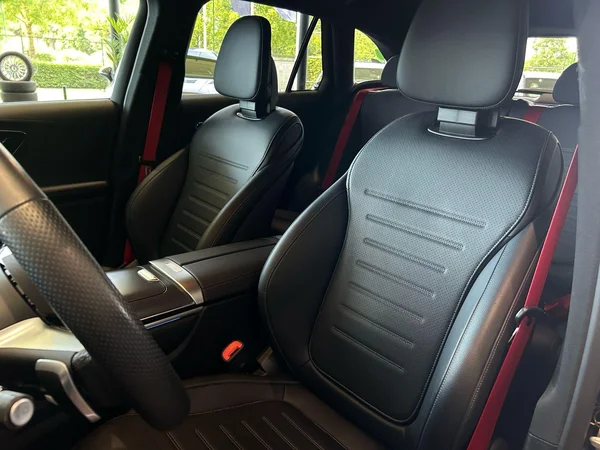Mercedes-Benz GLC (2024) — foto 3 van 19