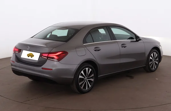 Mercedes-Benz A-Class Sedan PHEV (V177) (2022) — foto 26 van 30