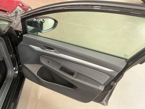 VOLKSWAGEN Golf VIII SW (2024) — foto 9 van 22
