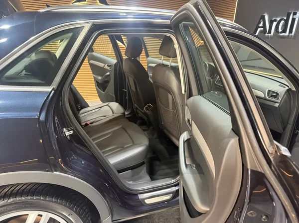 Audi Q3 (2015) — foto 7 van 20