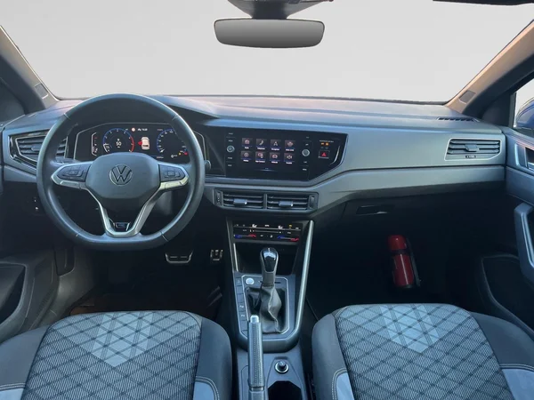 VOLKSWAGEN Polo (2023) — foto 14 van 17