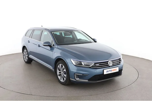 Volkswagen Passat (2017) — foto 14 van 16