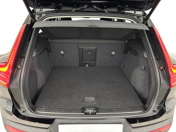 VOLVO XC40 (2022) — foto 6 van 30