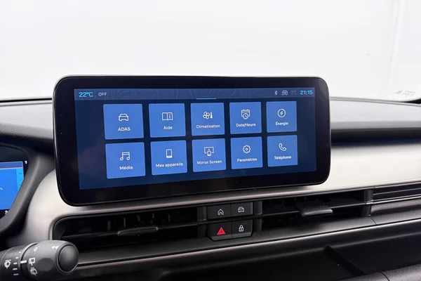 Jeep E-Avenger (2025) — foto 3 van 24
