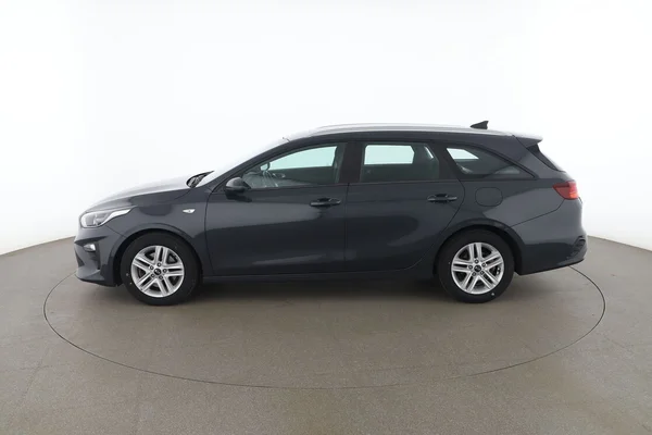 Kia cee'd (2021) — foto 9 van 16