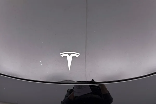 Tesla Model 3 (2023) — foto 28 van 36