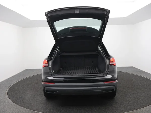 Audi Q3 (2023) — foto 6 van 29