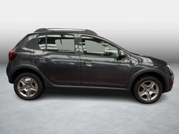 Dacia Sandero Stepway (2018) — foto 12 van 17