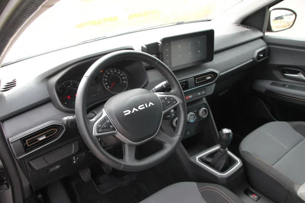 Dacia Jogger (2023) — foto 2 van 34