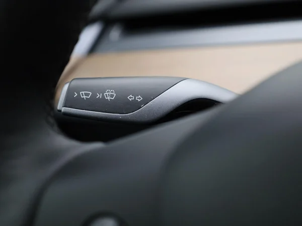 Tesla Model Y (2023) — foto 16 van 41