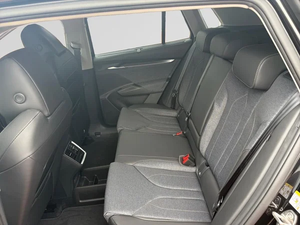 SKODA Elroq (2026) — foto 8 van 18