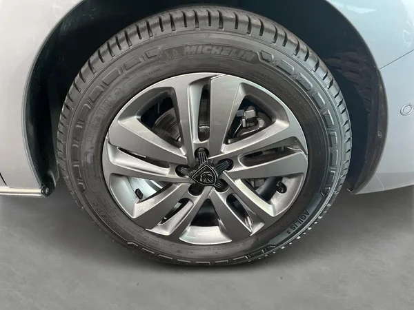 Peugeot Expert (2025) — foto 20 van 23