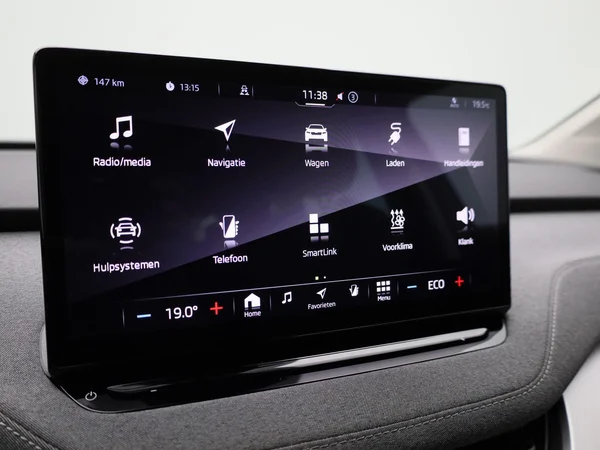 Škoda Enyaq iV (2023) — foto 18 van 37