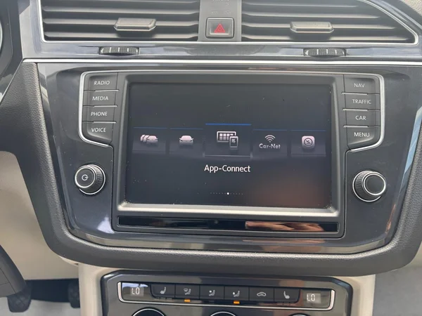 VOLKSWAGEN Tiguan (2017) — foto 19 van 19