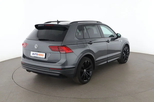 Volkswagen Tiguan (2020) — foto 12 van 16