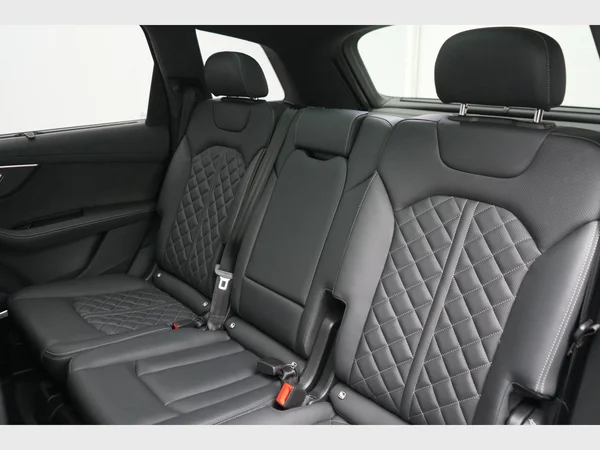 AUDI Q7 (2024) — foto 40 van 40