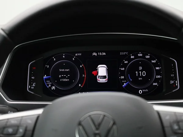 Volkswagen Tiguan (2022) — foto 2 van 39