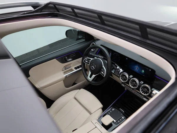 Mercedes-Benz GLB (2021) — foto 36 van 45