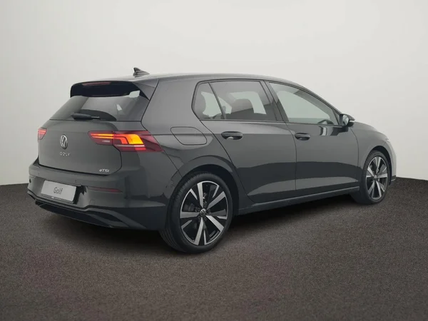 VOLKSWAGEN Golf VIII (2026) — foto 3 van 10