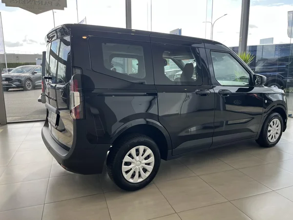 Ford Tourneo Courier (2026) — foto 5 van 11