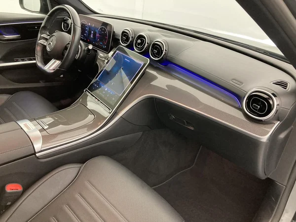 MERCEDES-BENZ C Break (2022) — foto 18 van 36