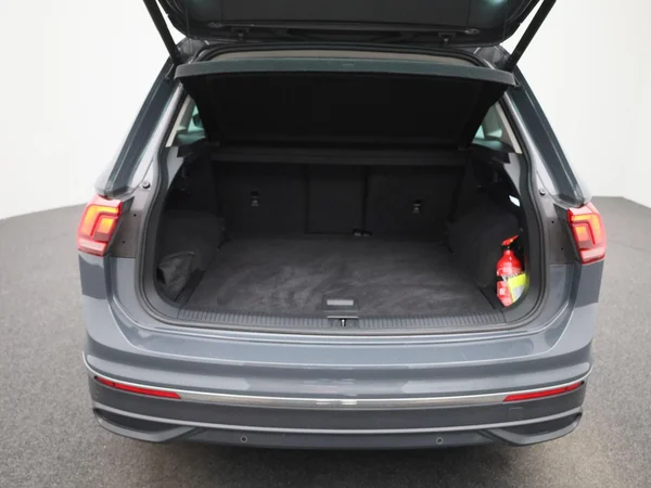 Volkswagen Tiguan (2022) — foto 4 van 36