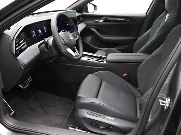 VOLKSWAGEN Passat Variant eHybrid (PHEV) (2025) — foto 15 van 25