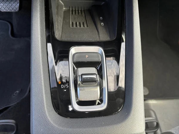 SKODA Octavia Combi (2024) — foto 3 van 22