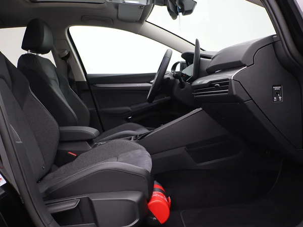 VOLKSWAGEN Golf VIII eHybrid (PHEV) (2026) — foto 16 van 22