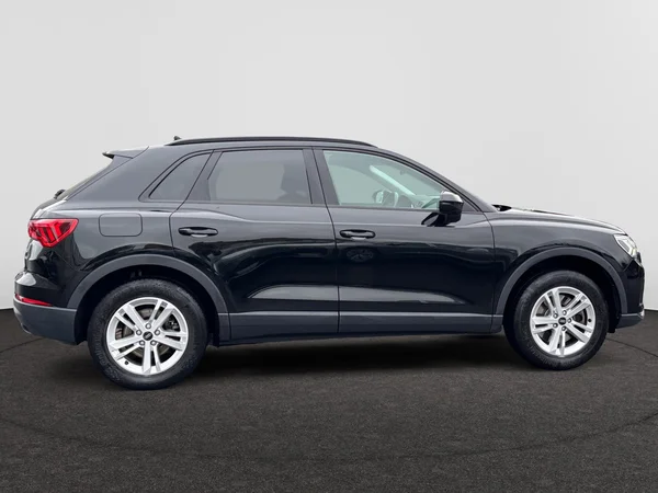 AUDI Q3 PHEV (2022) — foto 18 van 20