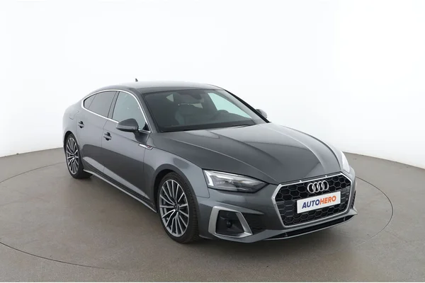 Audi A5 (2022) — foto 14 van 16
