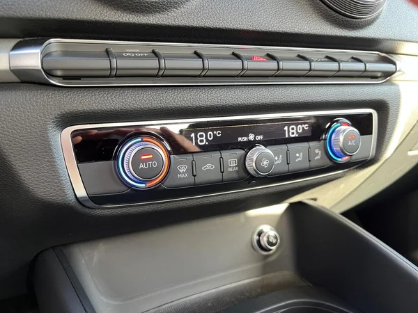 AUDI A3 Sedan (2019) — foto 7 van 20