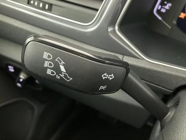VOLKSWAGEN T-Roc (2021) — foto 13 van 36
