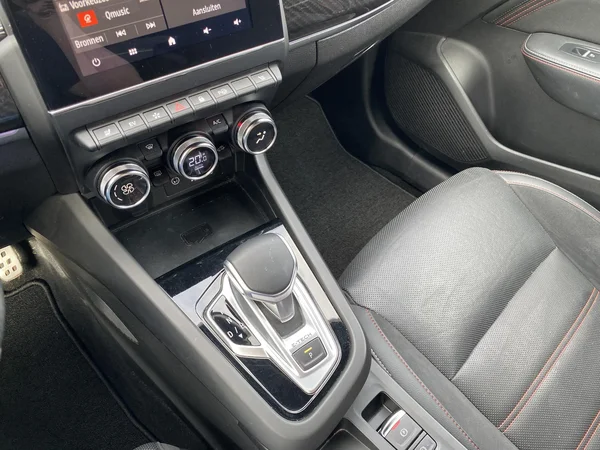 Renault Arkana (2022) — foto 2 van 20