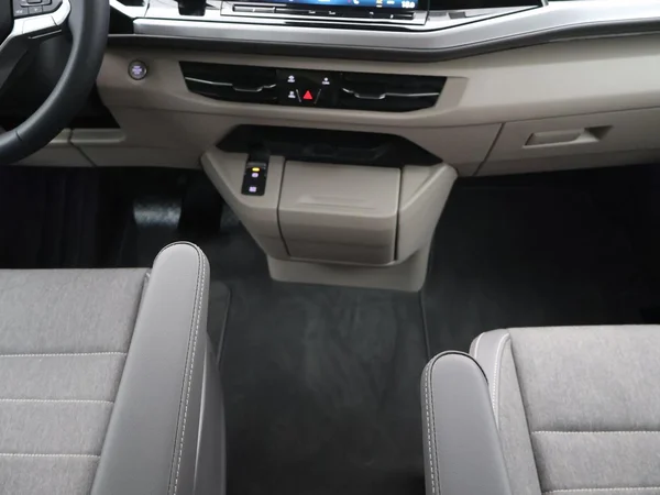 VOLKSWAGEN Multivan T7 Long Dsl (2026) — foto 19 van 27