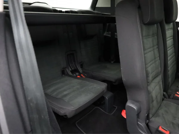 VOLKSWAGEN Touran (2023) — foto 22 van 23