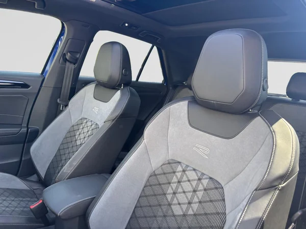 VOLKSWAGEN T-Roc (2023) — foto 12 van 14