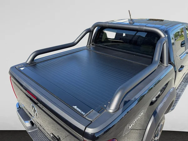 VOLKSWAGEN Amarok Double Cab (2025) — foto 4 van 24