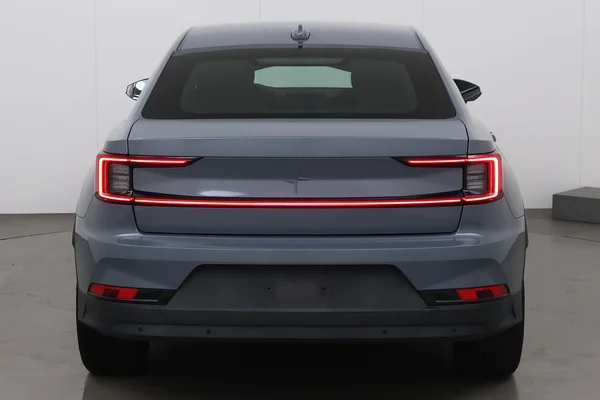 POLESTAR Polestar 2 (2023) — foto 14 van 19